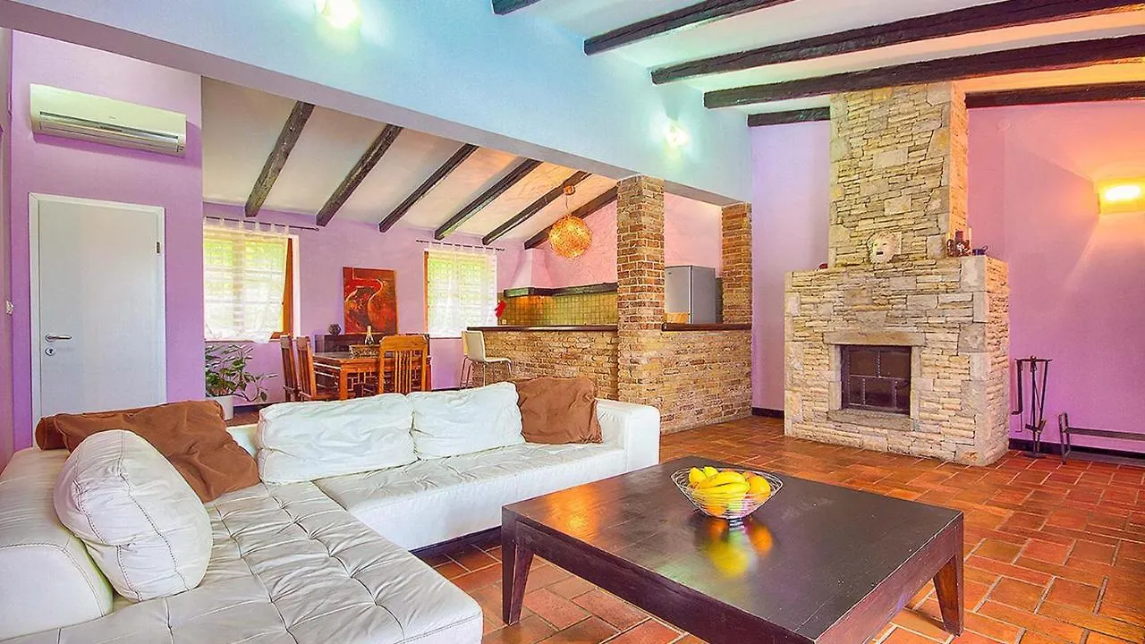 Villa Angelina: Secluded Retreat with Pool and Tennis Near Rovinj Croatia